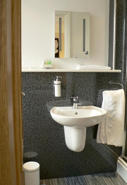פנרית' Ashberry Guest House מראה חיצוני תמונה