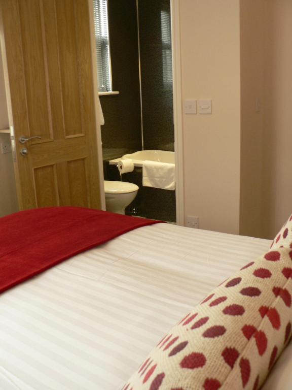 פנרית' Ashberry Guest House מראה חיצוני תמונה